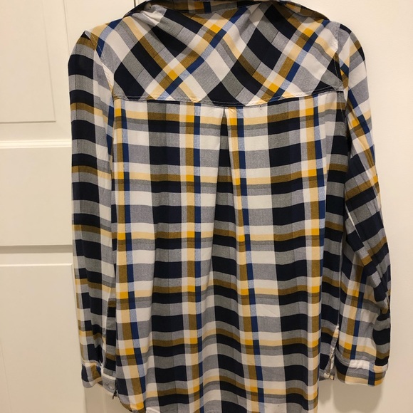 Button down - Picture 2 of 2